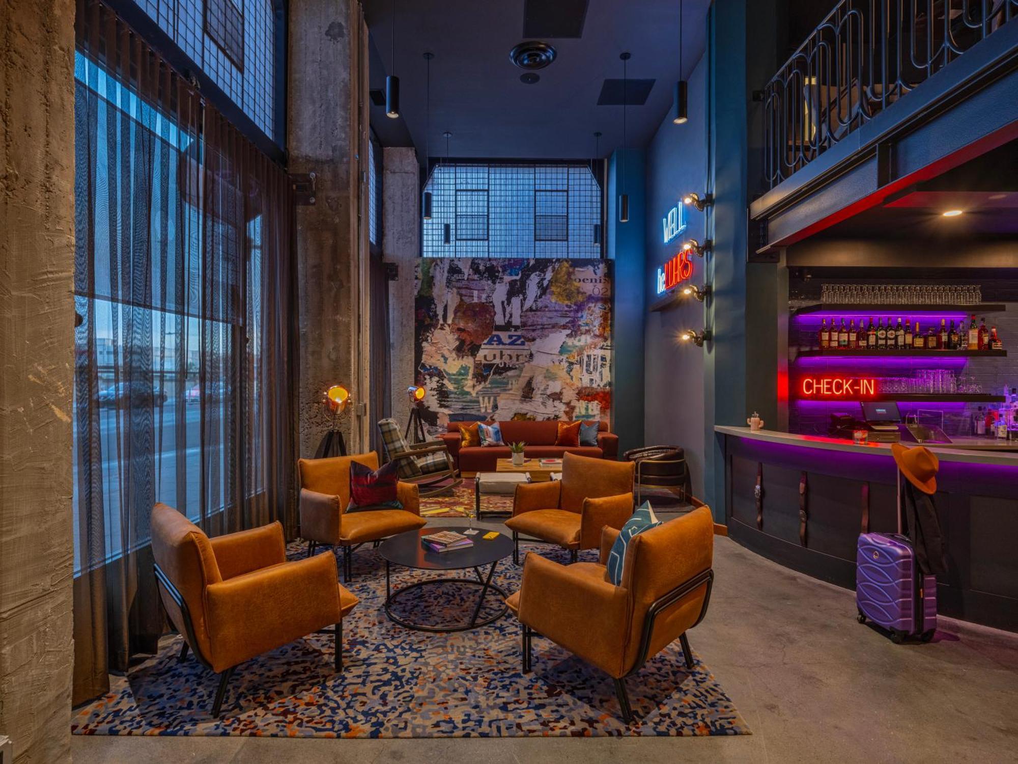 Moxy Phoenix Downtown Hotel Exterior photo